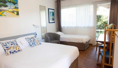 Studio ( 3 Adults)