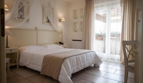 Double or Twin Room with Terrace