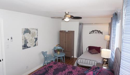 Family Room with Private Bathroom (2 Adults + 1 Child) 