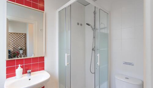 Twin Room with Private Bathroom