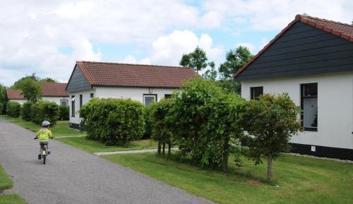 Bungalow (4 Adults)