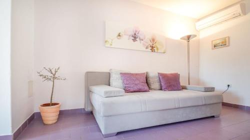 Apartment with Garden View