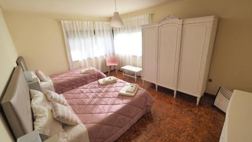 Family Room with Shared Bathroom (3 Adults)