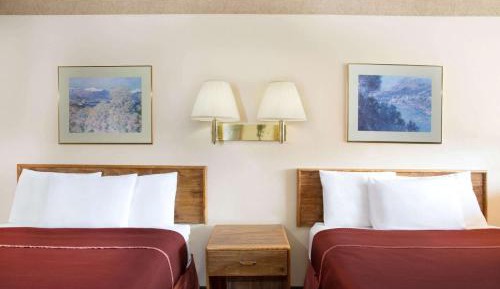 Stanard Queen Room with Two Queen Beds - Non-Smoking