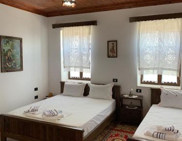 Triple Room with Mountain View