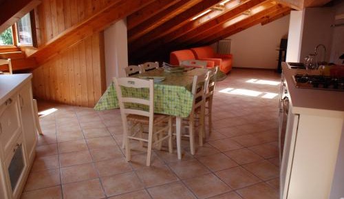 Two-Bedroom Apartment with Mountain View (8 Adults) - Attic