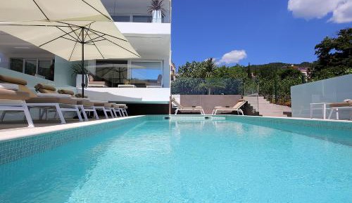 Superior Two-Bedroom Apartment With Pool