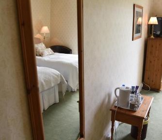 Twin Room with Shower