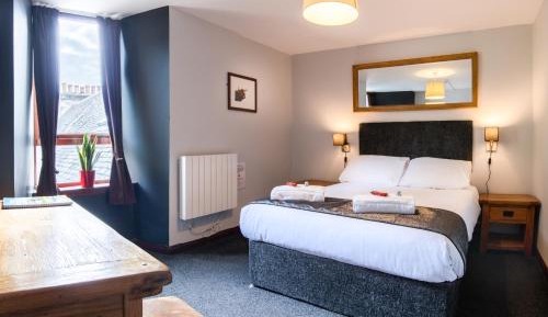Standard Double Room with Shared Bathroom