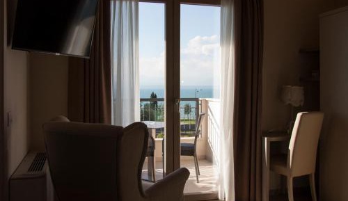 Superior Triple Room with Lake View