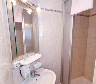 Standard Double Room with Garden View