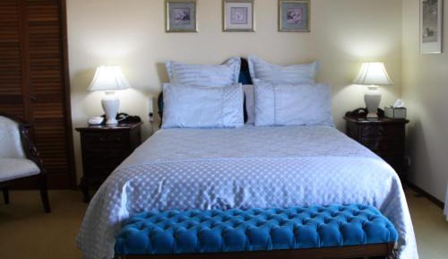 Deluxe Queen Room with Balcony