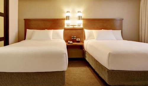 Queen Room with Two Queen Beds and Sofa Bed - High Floor