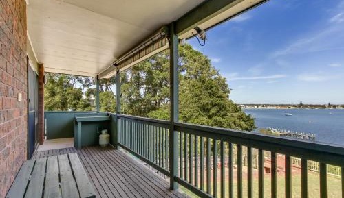 Five-Bedroom Holiday Home - The Point