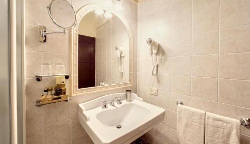 Deluxe Double Room with Castle View