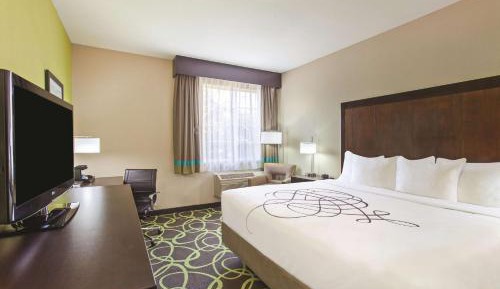 King Room with Mobility/Hearing Impaired Access - Non-Smoking