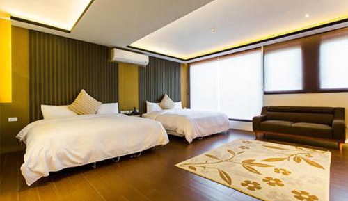 Deluxe Family Suite