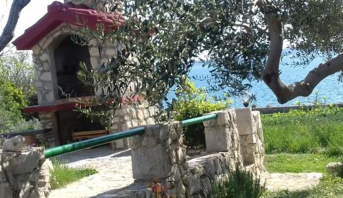 Comfort Two Bedroom Apartment with Balcony and Sea View