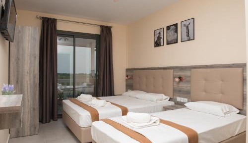 Deluxe Triple Room with Sea View