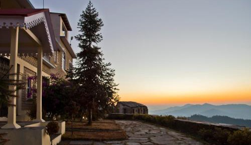 Mountain View Hideaway Room