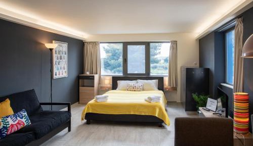 Studio Apartment