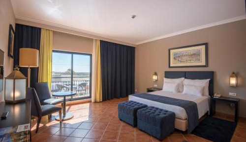 Family Suite (2 Adults + 2 Children)