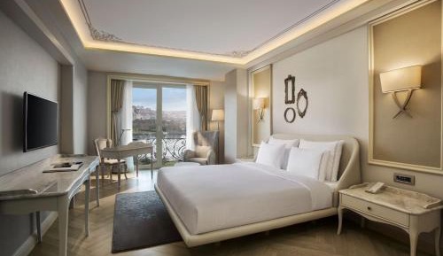 Deluxe King Room with Park View
