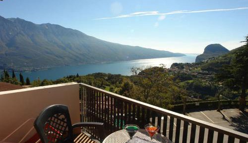 Triple Room with Lake View