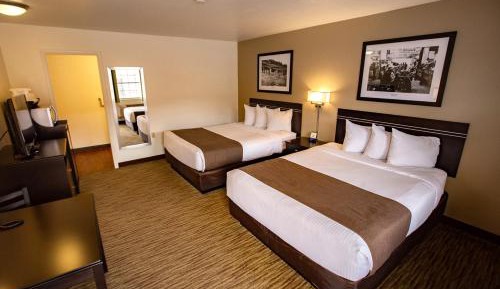 Queen Room with Two Queen Beds - Non-Smoking