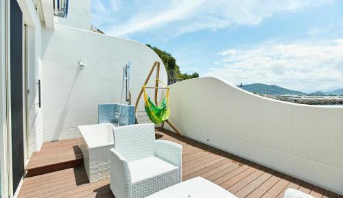 Twin Room with Private External Bathroom