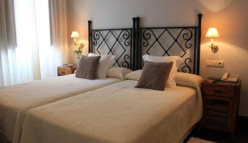 Double Room or Twin Room