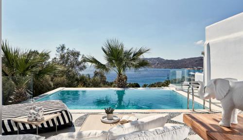 Executive Suite Sea View with Private Pool