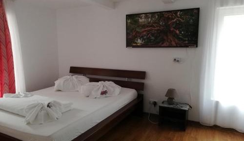 Apartment with Lake View