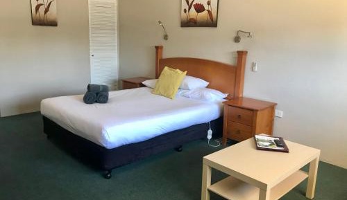 Deluxe Queen Room