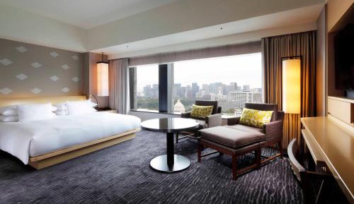 Club Deluxe King Room - Non-Smoking