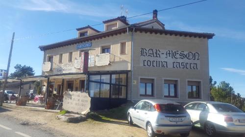 Deluxe Double Room (2 Adults + 1 Child)