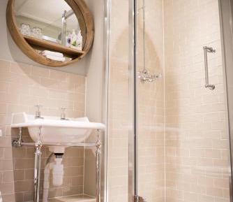 Deluxe Double Room with Shower
