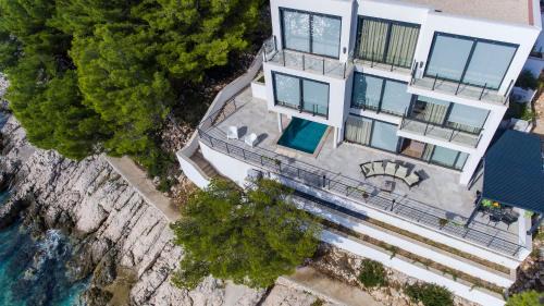 Villa - Beach Front