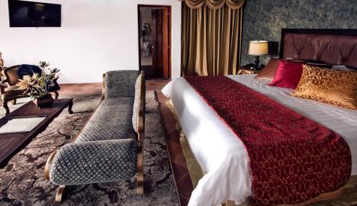 Suite with Private Pool
