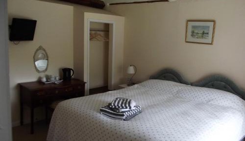 Double or Twin Room with Private Bathroom