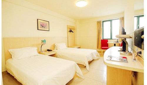 Standard Twin Room B