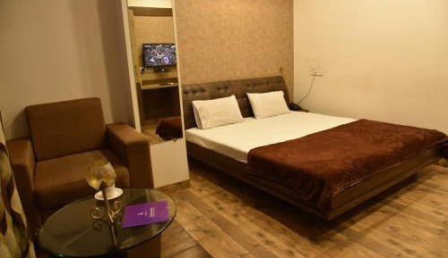 Deluxe Double or Twin Room