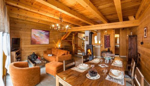 Two-Bedroom Chalet with Jacuzzi