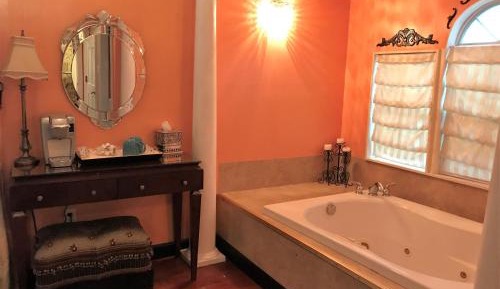 One-Bedroom King Suite