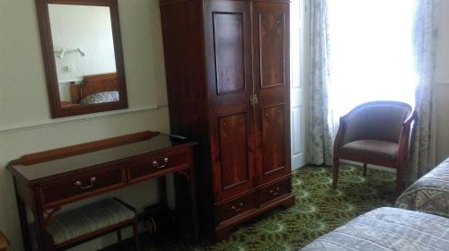 Double or Twin Room with Bathroom
