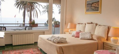 Double Room with Balcony and Sea View