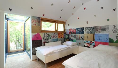Standard Twin Room with Shower