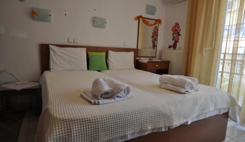 Studio (2 Adults)