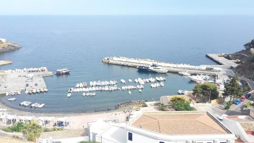 Double Room with Hot Tub and Sea View