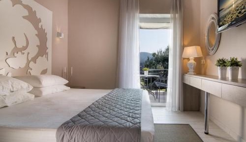 Deluxe Apartment (2-3 Adults)